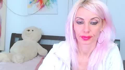 Lara online show from 12.03.25