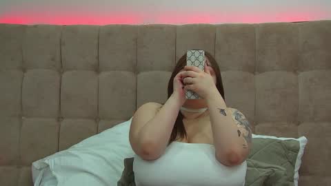 Snapshot of lillianhaig chatting on 02.01.25 LillianHaig online show from 02.01.25