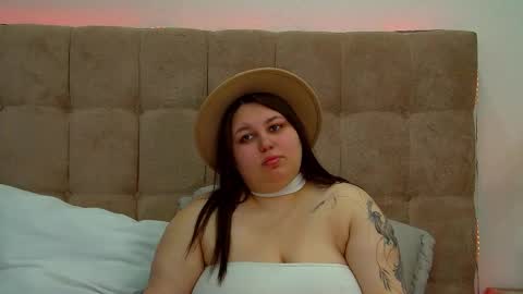 Snapshot of lillianhaig chatting on 03.07.25 LillianHaig online show from 03.07.25