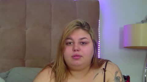 Snapshot of lillianhaig chatting on 11.18.25 LillianHaig online show from 11.18.25