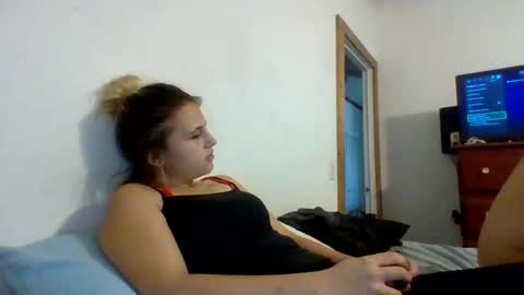 Snapshot of lillie_otter chatting on 11.09.25 lillie_otter online show from 11.09.25