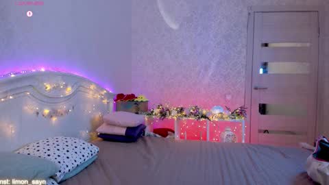 LilliMoore online show from 10.02.25