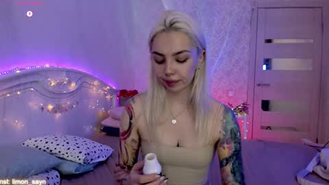 LilliMoore online show from 10.05.25