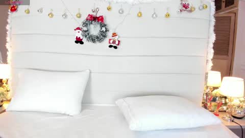 Snapshot of lilly_2809_ chatting on 12.14.24 Lizeth follow me in my igimlilycute 3 online show from 12.14.24