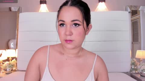 Snapshot of lilly_2809_ chatting on 03.12.25 Lizeth follow me in my igimlilycute 3 online show from 03.12.25