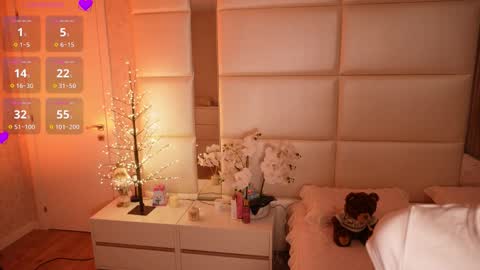 Lilly Colins online show from 03.10.26