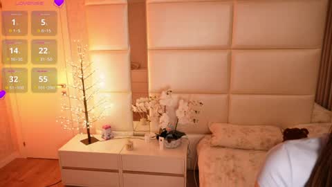 Lilly Colins online show from 04.20.26