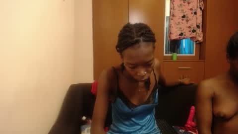 Snapshot of lilly_freak chatting on 11.21.25 Des online show from 11.21.25