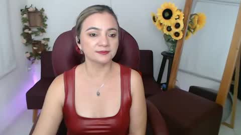 Snapshot of lilly_milf chatting on 06.24.26 Lilly online show from 06.24.26