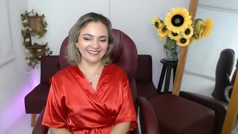 Snapshot of lilly_milf chatting on 07.23.26 Lilly online show from 07.23.26