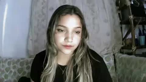 Snapshot of lilly_ocean22 chatting on 04.22.26 Sey - Lilly online show from 04.22.26