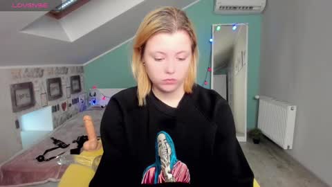 Lilly Depp online show from 12.13.24