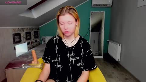 Lilly Depp online show from 12.19.24