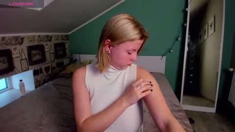 Lilly Depp online show from 12.30.24