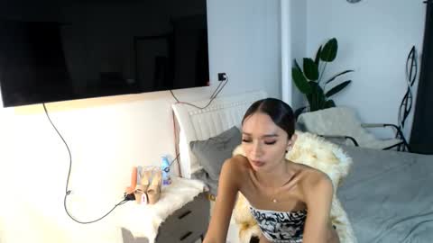 lillyholland online show from 02.22.25