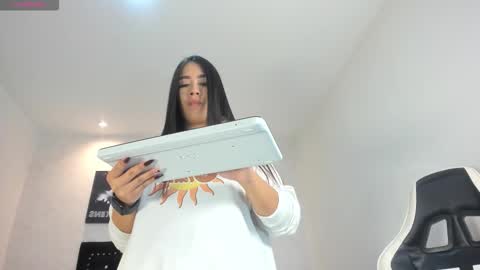 Snapshot of lillypalmer chatting on 10.01.25 Lilly online show from 10.01.25