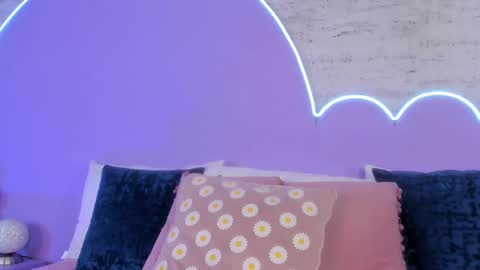 Lilou online show from 12.03.25