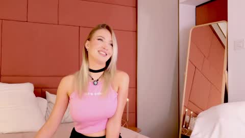 Lilou  online show from 04.09.26