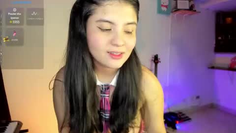 Snapshot of lilpervert_girl chatting on 02.17.25 Carolina online show from 02.17.25