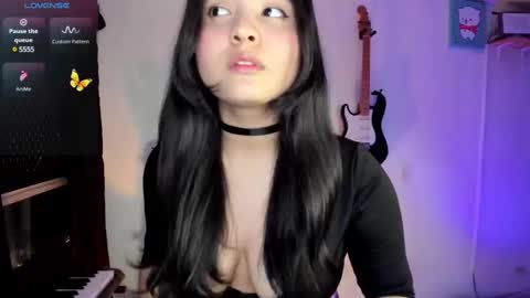 Snapshot of lilpervert_girl chatting on 02.25.25 Carolina online show from 02.25.25