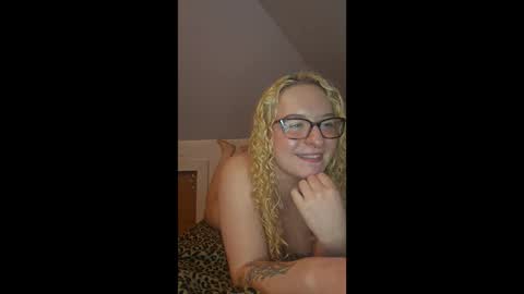 LilPies  online show from 02.25.26