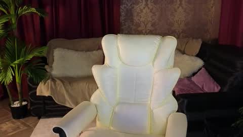 Snapshot of lilu5107 chatting on 10.11.25 Lilu online show from 10.11.25