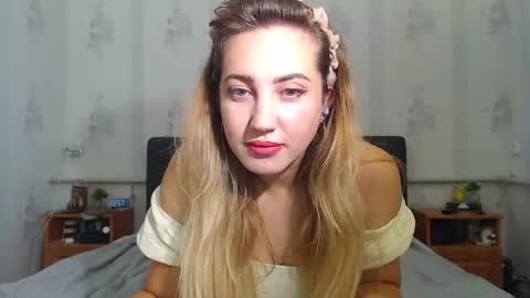 Snapshot of lilu_cute25 chatting on 10.14.25 lilu_cute25 online show from 10.14.25