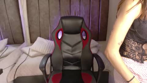 Lily online show from 11.10.25