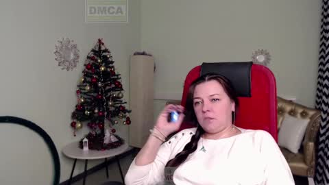 Snapshot of lily_flower7_ chatting on 12.26.24 Lily online show from 12.26.24