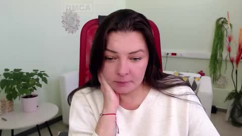 Snapshot of lily_flower7_ chatting on 09.19.25 Lily online show from 09.19.25