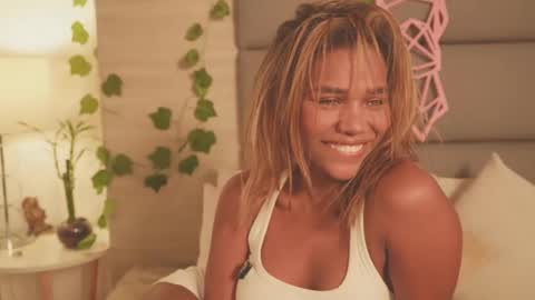 Lily Miiller online show from 01.08.26