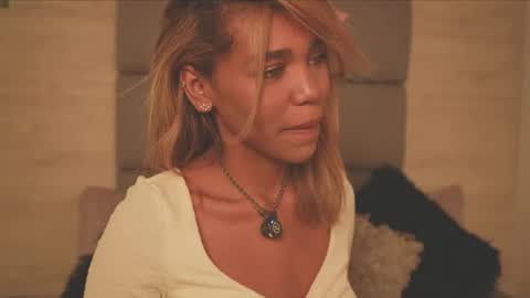 Lily Miiller online show from 02.10.26