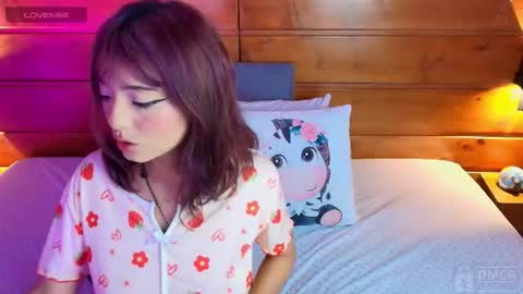 Snapshot of lily_reeds chatting on 07.12.26 Lily online show from 07.12.26