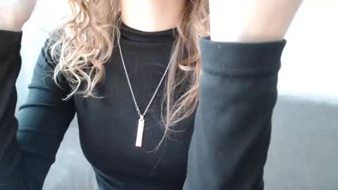 small lily online show from 04.20.26