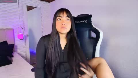 lily_waist online show from 10.04.25