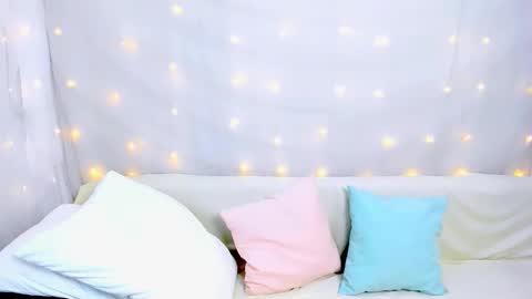 lilydavisss online show from 12.17.25