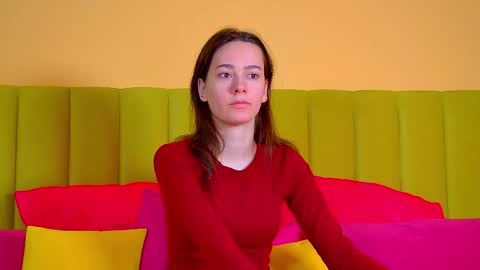 Snapshot of lilylanses chatting on 12.15.25 Lily online show from 12.15.25