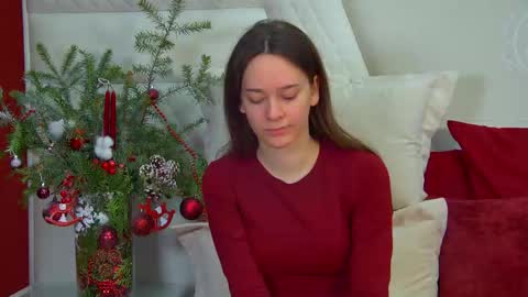 Snapshot of lilylanses chatting on 12.17.25 Lily online show from 12.17.25