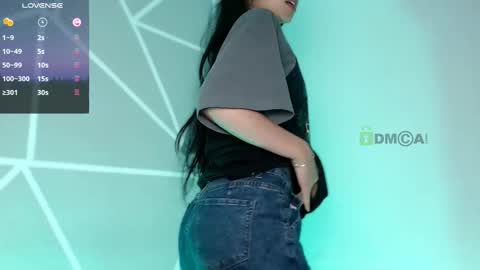 Snapshot of lilylouisee_ chatting on 12.12.24 Liliana louise online show from 12.12.24