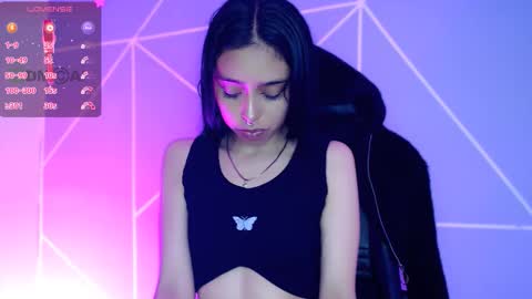 Snapshot of lilylouisee_ chatting on 10.10.25 Liliana louise online show from 10.10.25