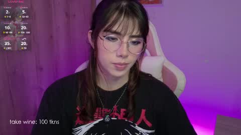 Snapshot of lilyrouse_ chatting on 06.19.26 lily help me to collect more cosplay online show from 06.19.26