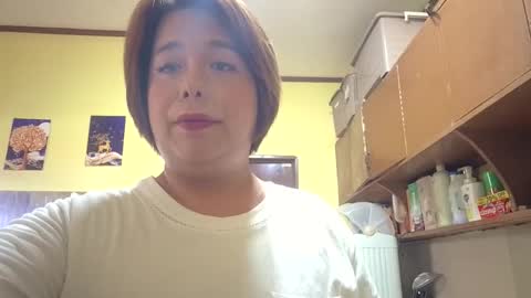 Snapshot of lilysette chatting on 05.24.26 lilysette online show from 05.24.26