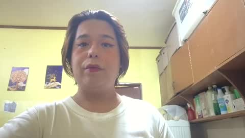 Snapshot of lilysette chatting on 06.15.26 lilysette online show from 06.15.26
