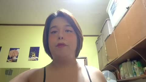 Snapshot of lilysette chatting on 06.19.26 lilysette online show from 06.19.26