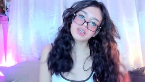 Snapshot of lilyskinny27 chatting on 03.02.25 lilyskinny27 online show from 03.02.25