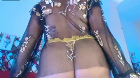 Snapshot of lilyspringfu chatting on 10.09.25 lilyspringfu online show from 10.09.25