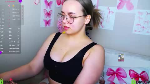 Lily online show from 09.12.25