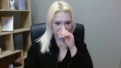 Snapshot of lilysweetxo chatting on 02.17.26 Lily online show from 02.17.26