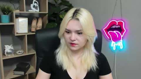 Lily online show from 03.15.26