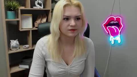 Lily online show from 03.31.26